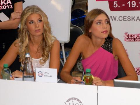 Hana Věrná a Denisa Domanská  (Foto: Mediafax)