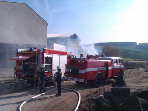 Skladovací hala ve Hvozdné (Foto: Petr Gajdošík)