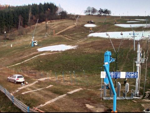 Se zasněžováním už začali na Stupavě (Foto: www.stupava.cz)
