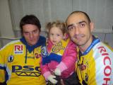 Radim Tesařík a Antonín Honejsek s jednou z nejmladších fanynek (Foto: Agentura Čada) Radim Tesařík a Antonín Honejsek s jednou z nejmladších fanynek (Foto: Agentura Čada)