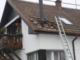 Střecha po zásahu (Foto: www.hzszlk.eu)