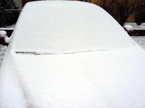 Řidičům znepříjemnil jízdu první sníh (Foto: Agentura Čada)