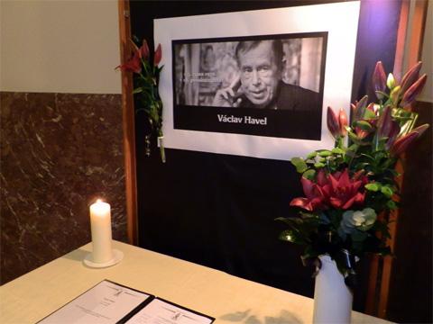 Kondolenční kniha na zlínské radnici (Foto: Mediafax)