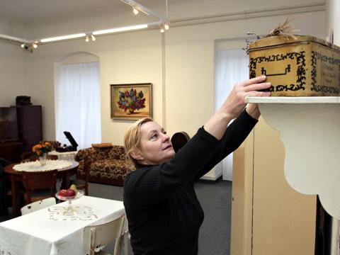 Instalace expozice o baťovském bydlení (Foto: MJVM Zlín)