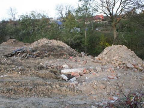 Černá skládka za Javorovcem (Foto: www.policie.cz)