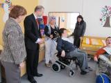nový vozík vyzkoušeli klienti stacionáře (Foto: Eva Lekavá) nový vozík vyzkoušeli klienti stacionáře (Foto: Eva Lekavá)