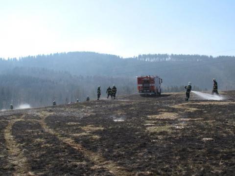 Ve Zlínském kraji začal platit zákaz pálení trávy (Foto: HZS Zlínského kraje)