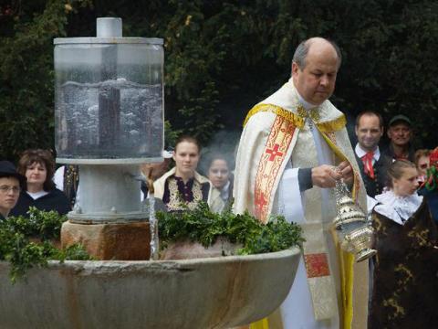 Luhačovice otevíraly své poklady. Světily se prameny (Foto: Jan Dostál)