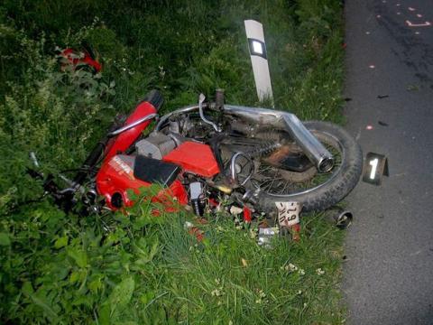 Smrtelná dopravní nehoda u Dolního Němčí (Foto: Policie ČR)