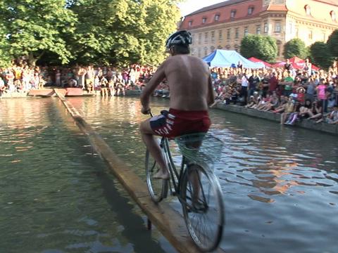 Holešovská regata (Foto: Agentura Čada) Holešovská regata (Foto: Agentura Čada)