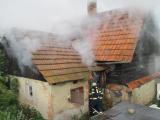 V Mikulůvce na Valašsku hořel rodinný dům (Foto: HZS Zlínského kraje)