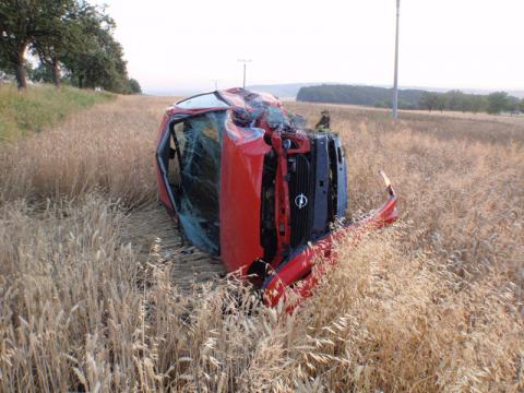 Při srážce dvou aut se zranili dva lidé (Foto: HZS Zlínského kraje)