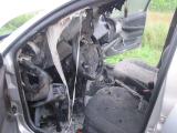 Mezi Zahnašovicemi a Martinicemi hořelo auto (Foto: HZS Zlínského kraje)