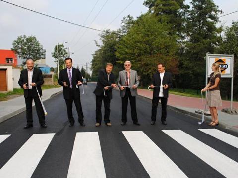 Slavnostní otevření opravené silnice  (Foto: Město Valašské Meziříčí)