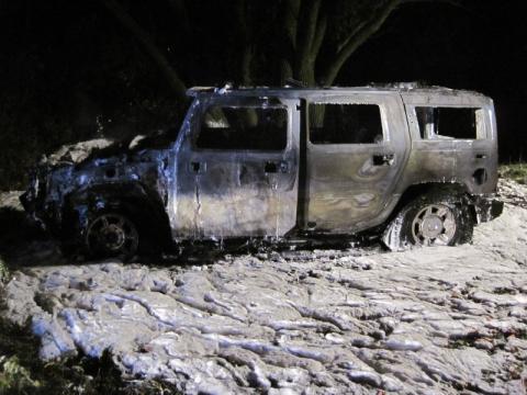 Následky požáru vozidla značky Hummer Foto: HZS Zlínského kraje