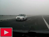 Auto v protisměru a chodec na dálnici u Kroměříže (Foto: Agentura Čada)