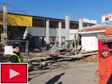 V místní části Příluky se zřítilo bednění stropu (Foto: Agentura Čada)