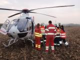 Transport zraněného vrtulníkem (Foto: HZS Zlínského kraje)