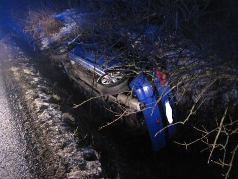 Řidička byla ošetřena na místě (Foto: www.hzszlk.eu)
