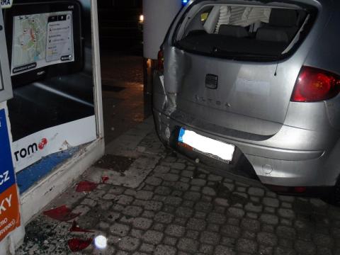 Noční nehoda ve Zlíně (Foto: www.hzszlk.eu)