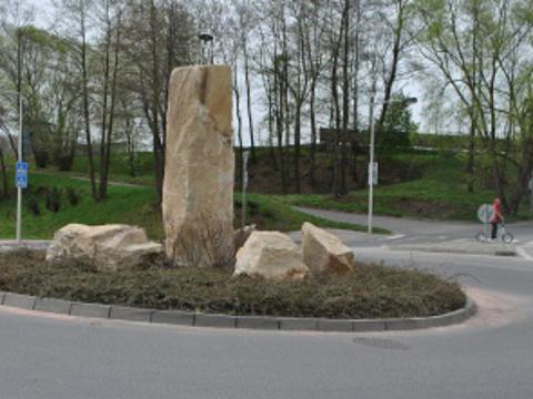 Kruhový objezd (Foto: www.valasskemezirici.cz)