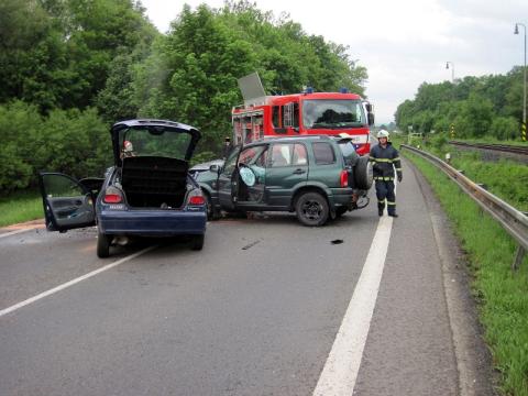 Nehoda zablokovala hlavní cestu (Foto: www.hzszlk.eu)