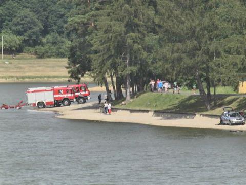 Záchranné práce na luhačovické přehradě (Foto: Luhacovice.cz)