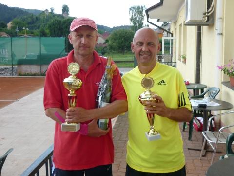 Vlevo vítězný Petr Vrba, vpravo Jan Nahodil (Foto: Zlin.cz)