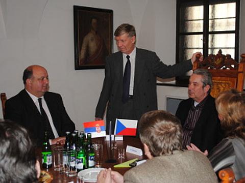 Srbská delegace v roce 2011 (Foto: www.valasskemezirici.cz)