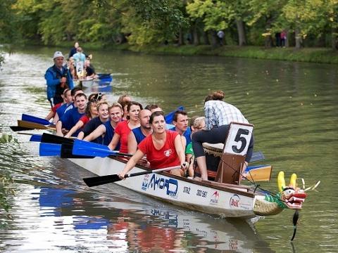 Závod dračích lodí 2012 (Foto: Jiří Soporský)