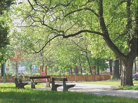 Bezručův park před rekonstrukcí hřiště (Foto: MěÚ Kroměříž)