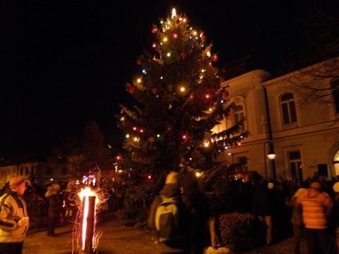 koledy zazní u vánočního stromku před radnicí (Foto: MěÚ Valašské Klobouky)
