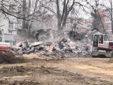 zbourání předprodejního místa ve Školní ulici (Foto: Zlin.cz)