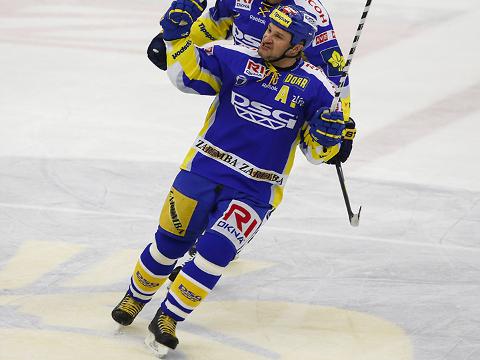Ilustrační foto - Hamrlík při svém 150. gólu v nejvyšší soutěži (Foto: HC PSG Zlín)