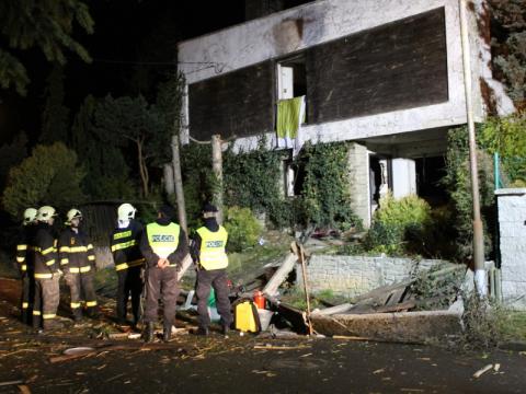 Vstup do objektu statik zakázal (Foto: Zlin.cz)