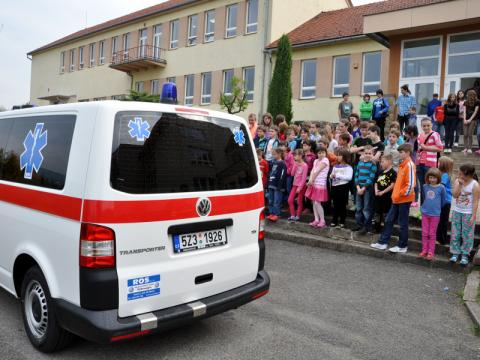 Ze Vsetínské nemocnice: křest sanitky (Foto: Zlin.cz)
