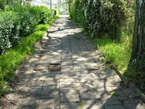 chodník na Rožnovské ulici (Foto: MěÚ Valašské Meziříčí)