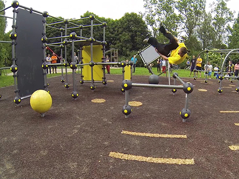 Parkour hřiště na Obecinách (Foto: Televize Zlín) Parkour hřiště na Obecinách (Foto: Televize Zlín)