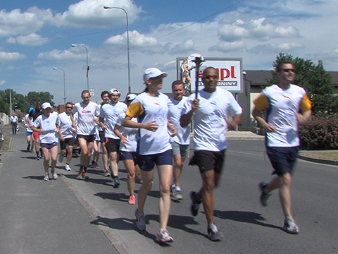 Účastníci mírového běhu ve Zlíně (Foto: Televize Zlín) Účastníci mírového běhu ve Zlíně (Foto: Televize Zlín)