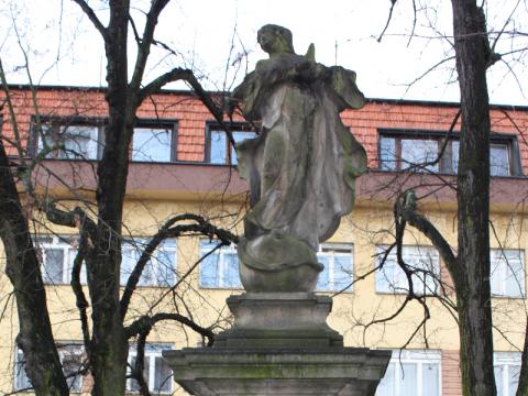 Oprava sochy (Foto: MÚ Vsetín)