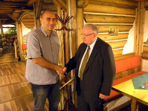 gratulace Aleše Dufka k vítězství v prvním kole (Foto: KDU-ČSL)