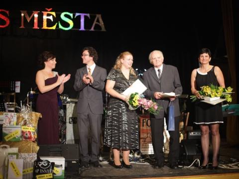 zprava L. Šulcová, J. Šanovec, H. Tarabusová (Foto: MěÚ Valašské Klobouky)