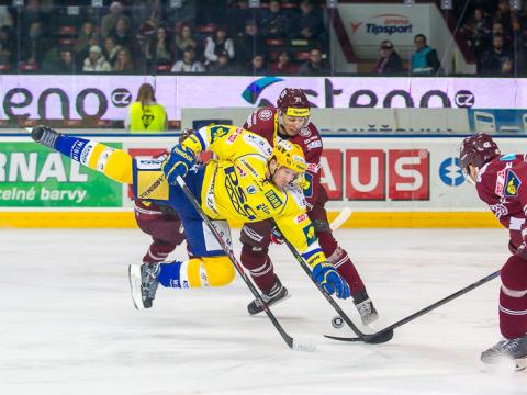 Divoká přestřelka na Spartě (Foto: hokej.zlin.cz)