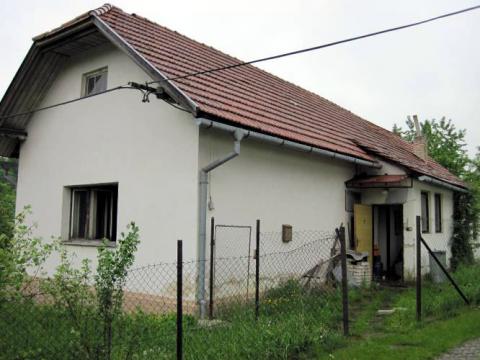 Při požáru koupelny zraněny dvě osoby (Foto: www.hzszlk.eu)