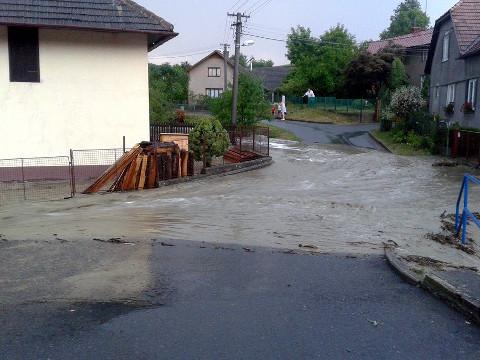 Prudké bouřky v Březnici (Foto: Zlin.cz)