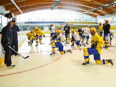 Hokejisté již trénují na ledě (Foto: www.hokej.zlin.cz)