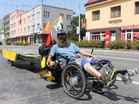Kampak to bude, vousatý pane (Foto: Zlin.cz)