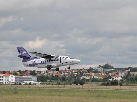 letoun L 410 NG  vzlétá (Foto: www.let.cz)
