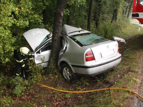 nehoda mezi Částkovem a Pašovicemi (Foto: HZS Zlínského kraje)