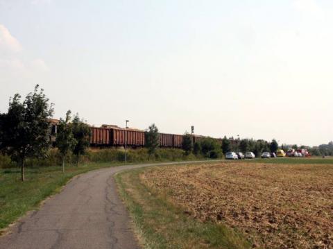 Srážka vlaku a osobní vozu zmařila dva lidské životy (Foto: hzszlk.eu)